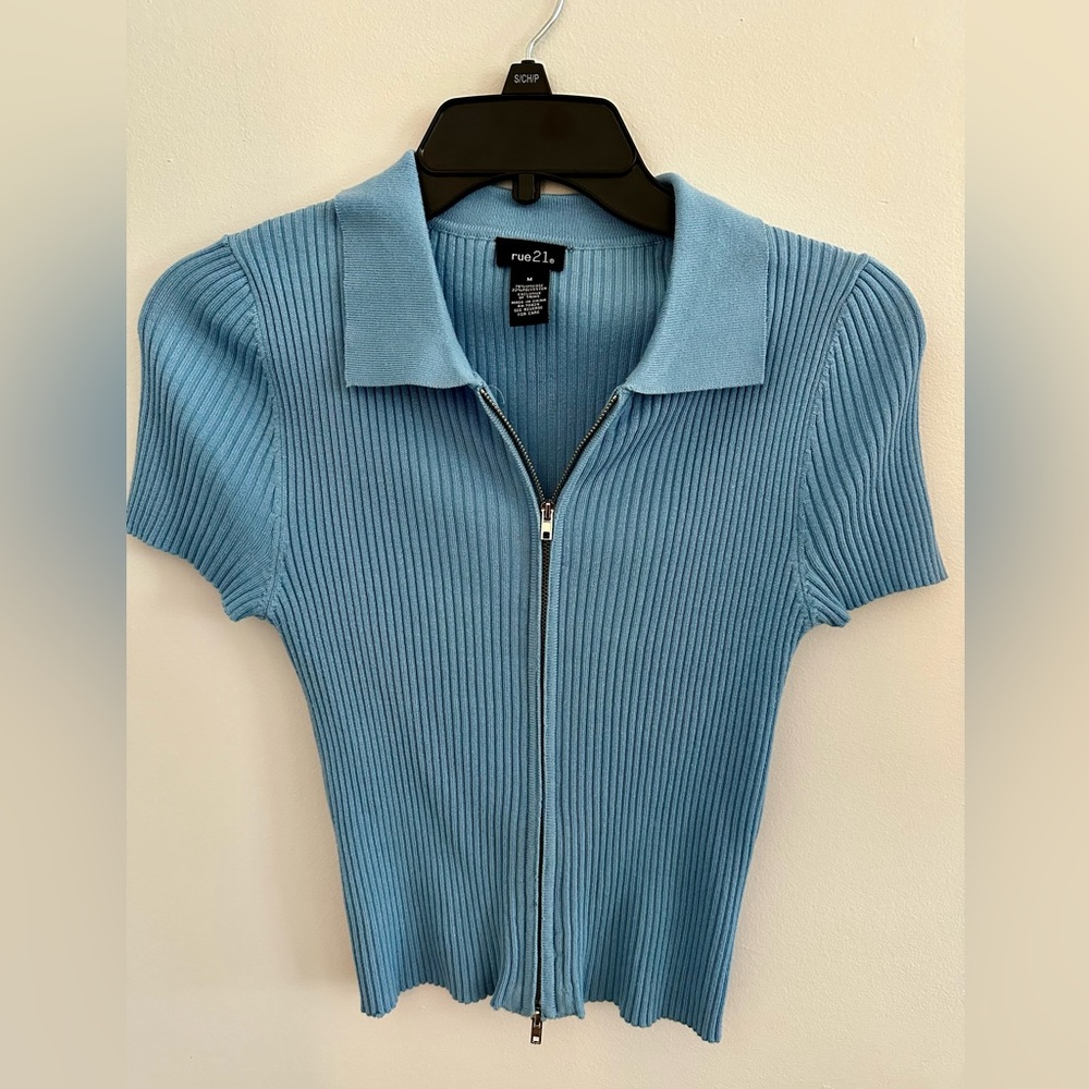 Rue 21 Ribbed, Zip up, Collared Top blue Size M